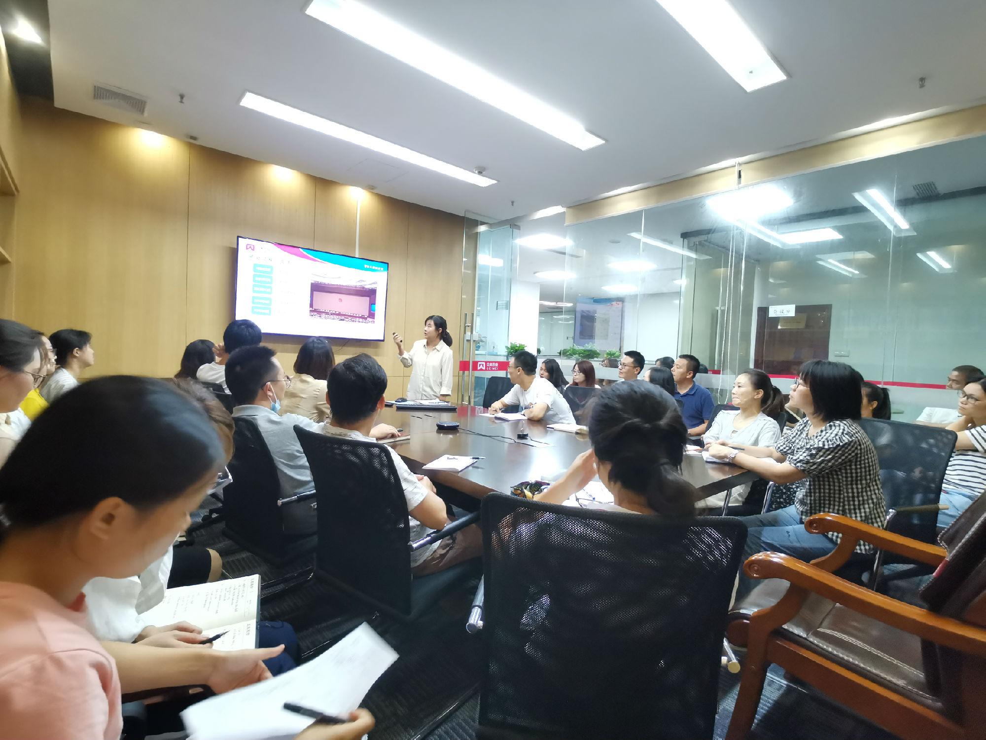 2020年9月27日，質(zhì)量部總監(jiān)李春莉組織培訓(xùn)質(zhì)量管理體系。